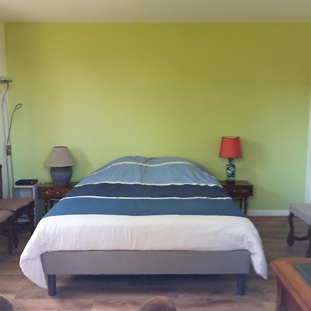Chambre D'Hote Saint-Remy-en-Rollat ภายนอก รูปภาพ